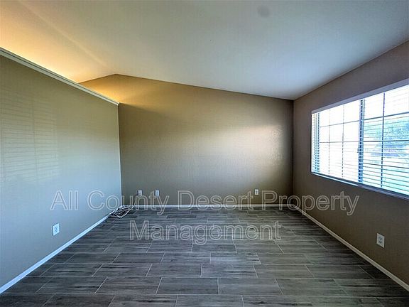 3rd image of 15580 Avenida Ramada