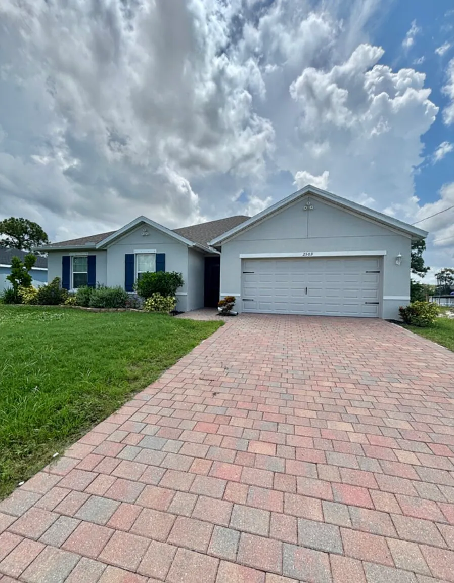 4 bed, 2.0 bath, 2090 sqft, $1,995 — Photo 1