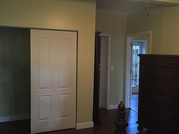 4th image of 1505 Canton St #B