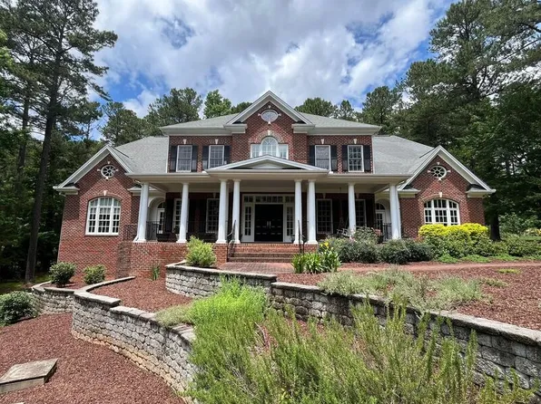1205 Enderbury Dr, Raleigh, NC 27614