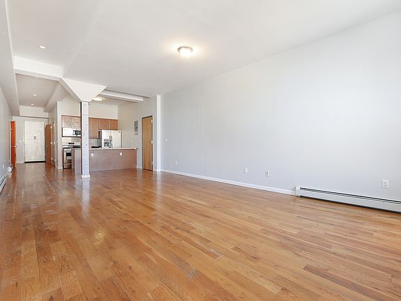 5th image of 128 Wythe Ave APT 4C