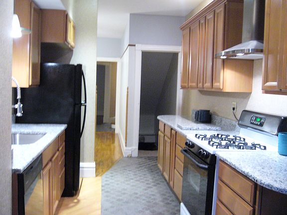4th image of 19 S Davis Ave