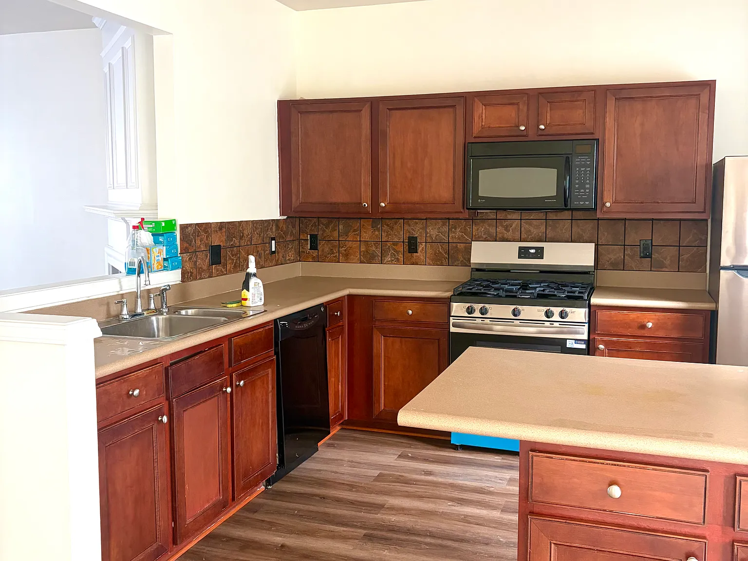 Prestwyck Ct, Alpharetta — Photo 3