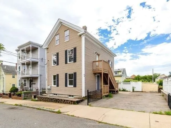 44 Paleologos St, Peabody, MA 01960