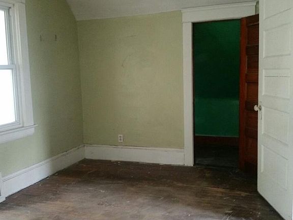 2nd image of 1200 N Lockwood Ave