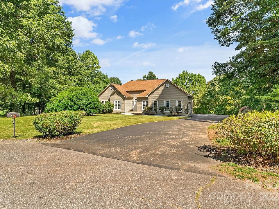 1st image of 241 Grandview Dr