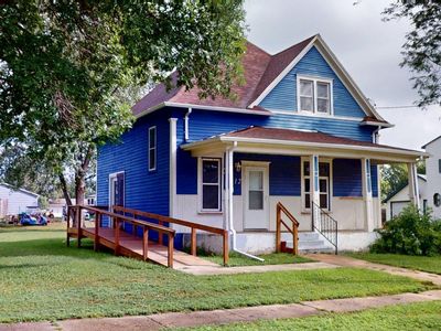 512 W 3rd Ave, Lennox, SD, 57039
