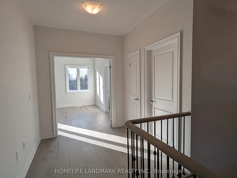 2868 Shortreed Gdns — Photo 28