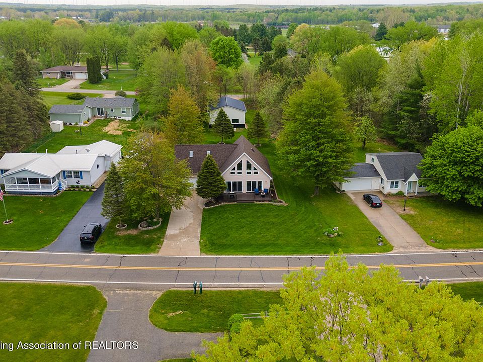 1091 Clubhouse Dr, Weidman, MI 48893 MLS 273209 Zillow