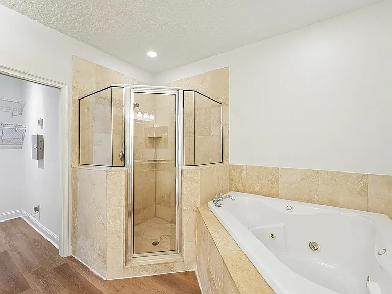 210 21st Ave S — Photo 18