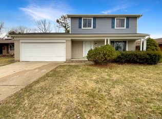 14833 Bassett St, Livonia, MI 48154