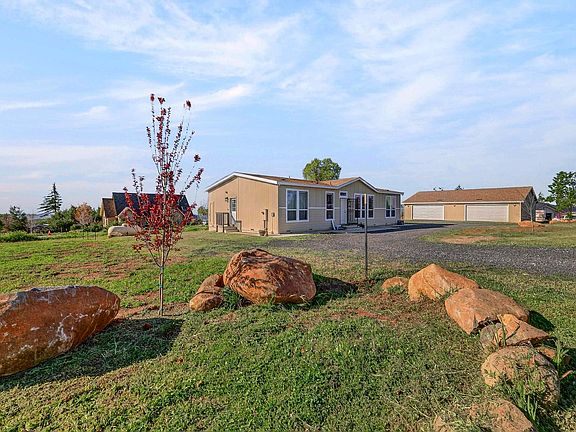 3rd image of 1392 Keller Ln