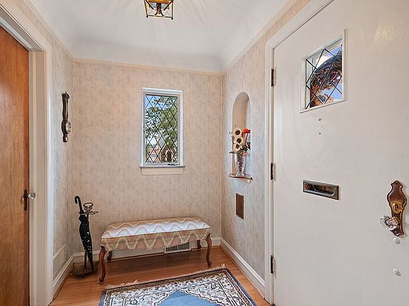 3rd image of 6308 N Le Mai Ave