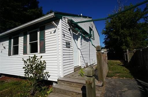 2nd image of 18 Oscar Ave