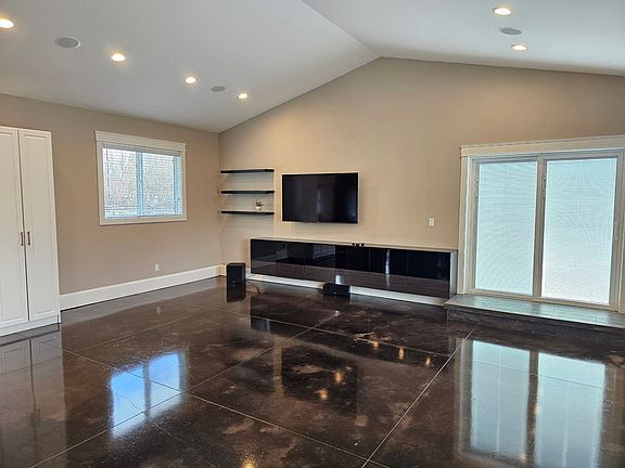 3rd image of 10203A White Birch Ln
