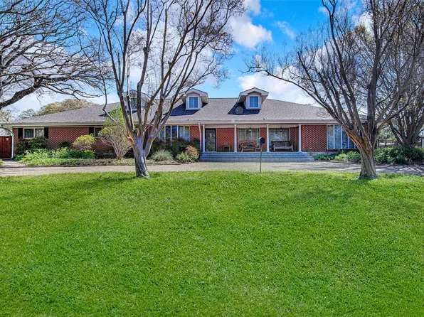 711 Crowley Rd, Arlington, TX 76012