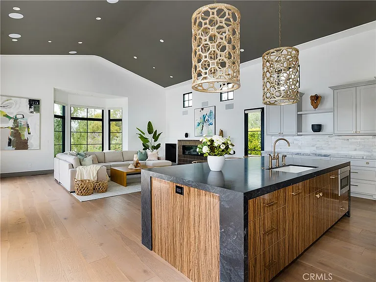 32009 Cape Point Dr — Photo 16