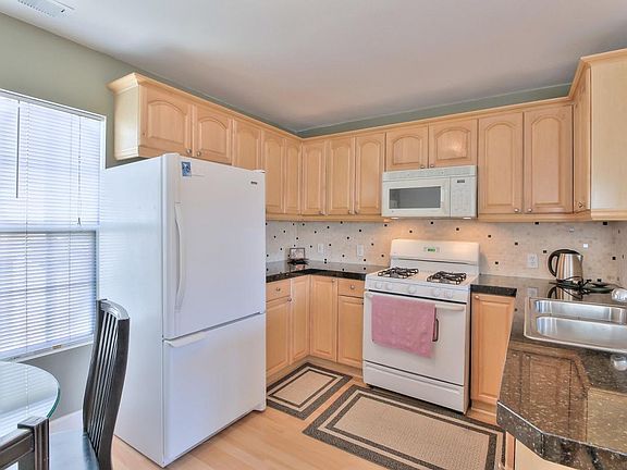 4th image of 3198 Amaro Ln #2