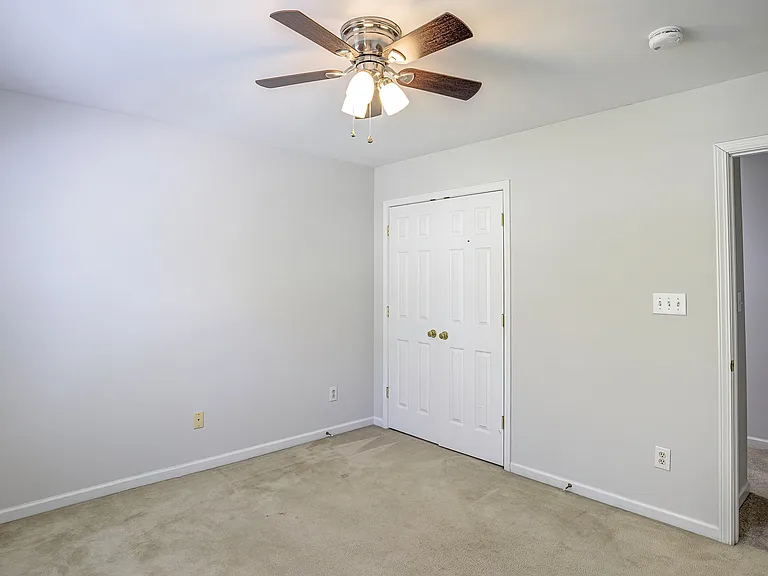 2103 Templeton Gap Dr — Photo 35