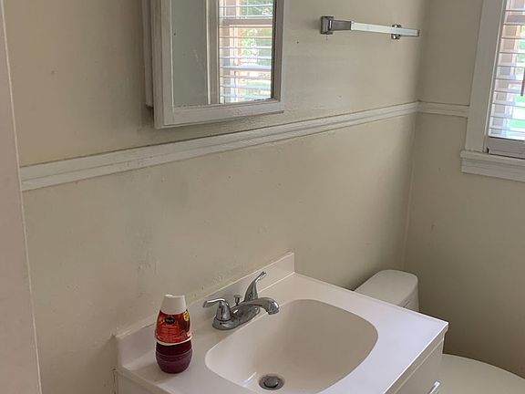 3rd image of 2607 W Cavett Dr