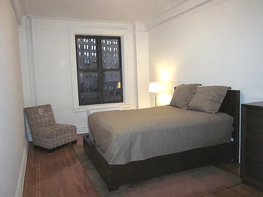 Rented by Metropolitan Equities | media 12