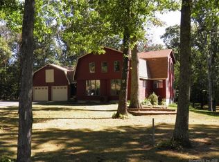 26 Hickey Rd, Pomfret Center, CT 06259