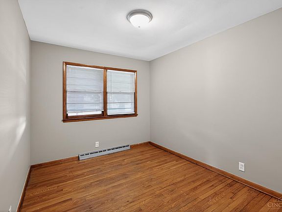 5th image of 1046 Westview Ave