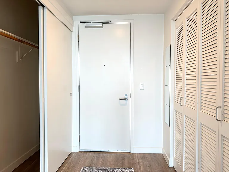 300 Berry St #806 — Photo 3