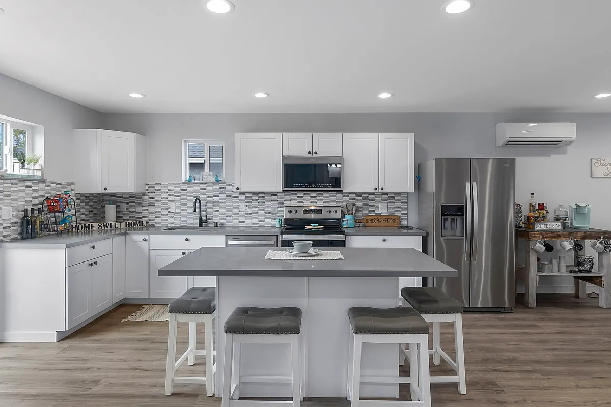 Building Photo - 831 N 1st St #1