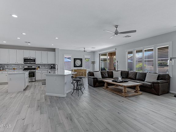 5th image of 3843 E HAZELTINE Way