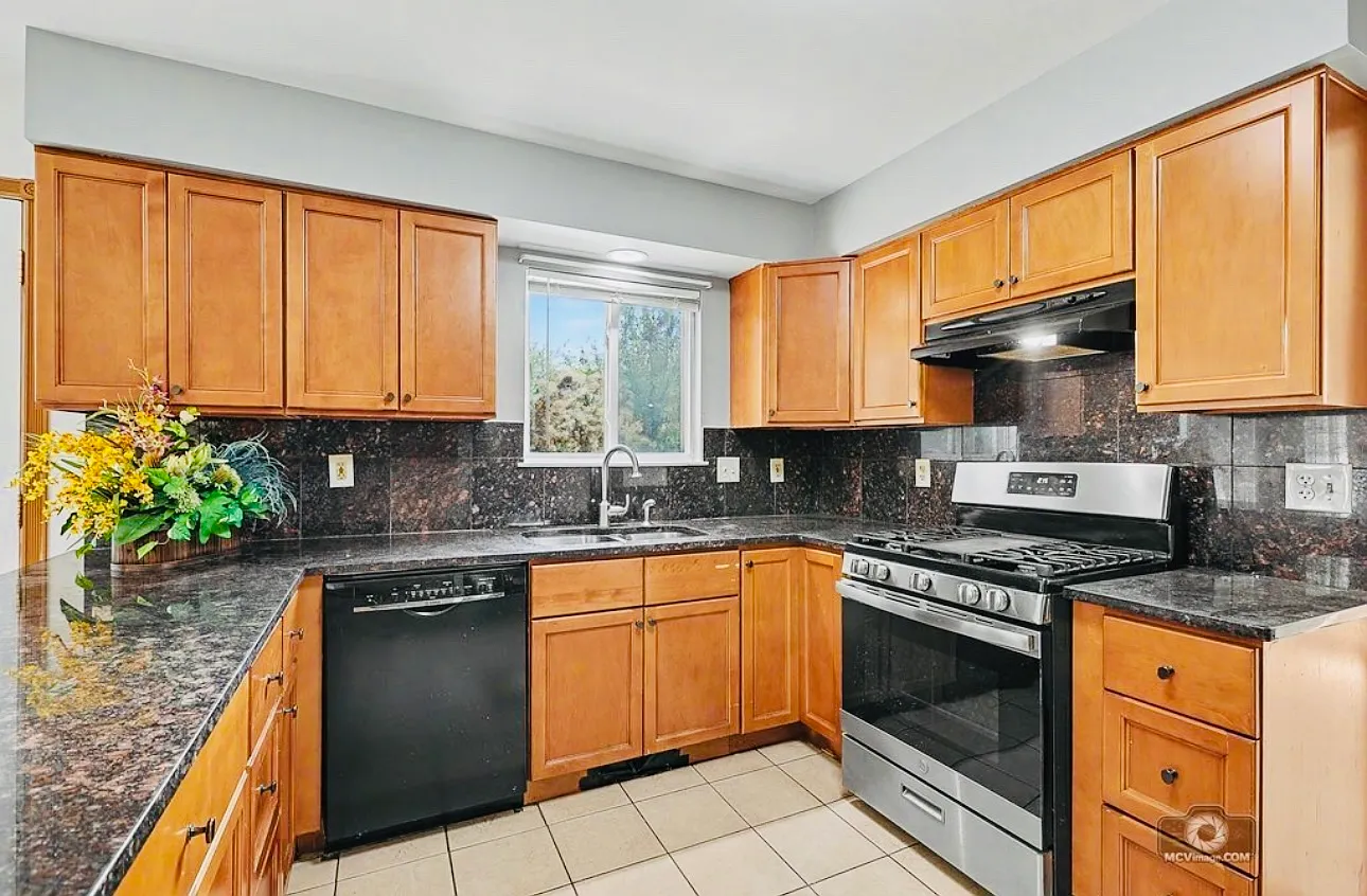 W Chastworth Ln, Plainfield — Photo 4