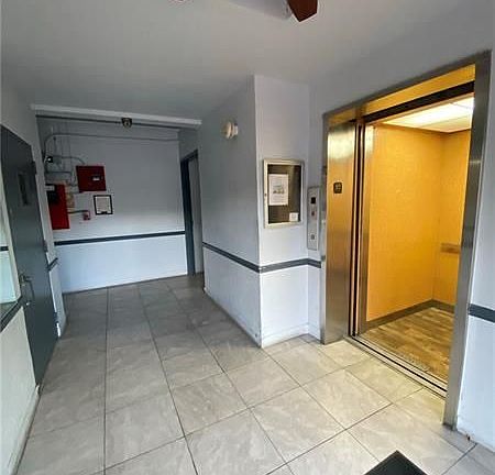 3rd image of 1101 Crystal Lake Dr APT 302