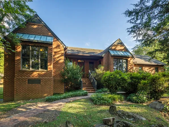 1122 Golf Course Rd, Halifax, VA 24558