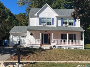 63 Hunting Ridge Dr, Groton, CT 06355