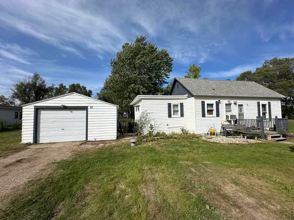 51 Quinn Ave SW, Huron, SD 57350