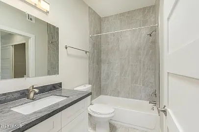 6631 East Earll Drive - 1003 — Photo 2