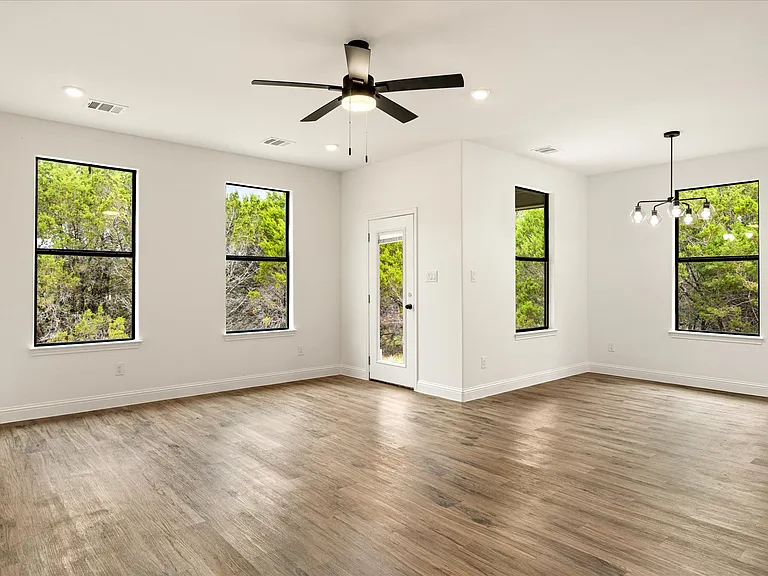 5714 Barkridge Dr — Photo 11