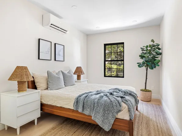 493 Hancock Street image 20 of 25