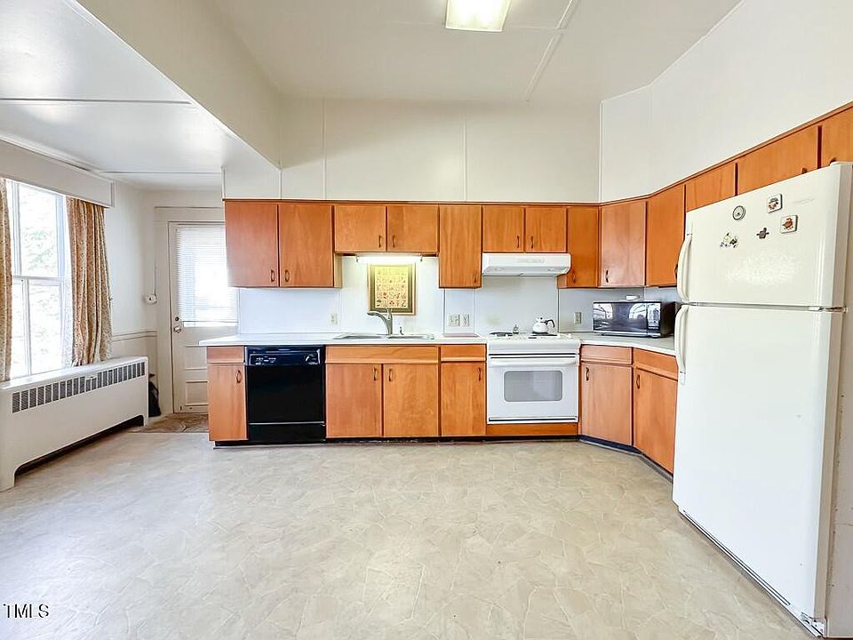 31st image of 302 Halifax St