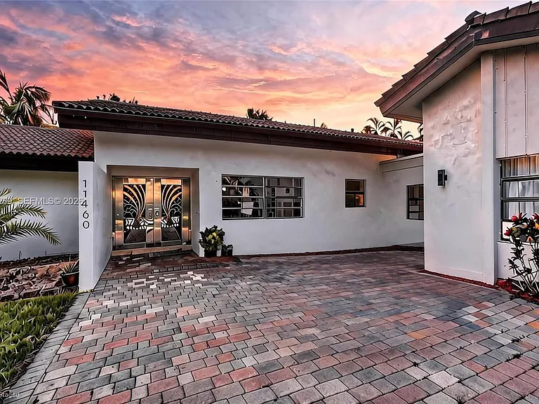 11460 SW 1st Ct — Photo 4
