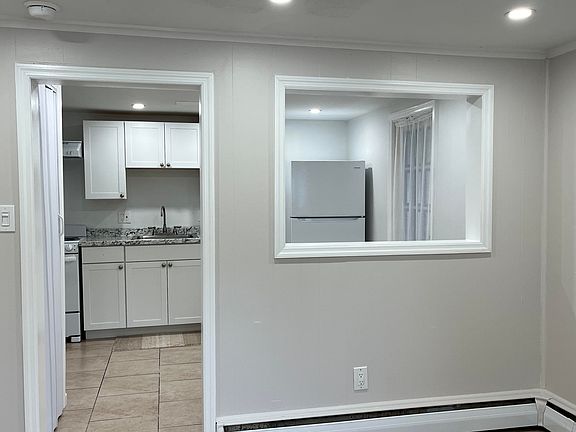 5th image of 4 Valleywood Dr