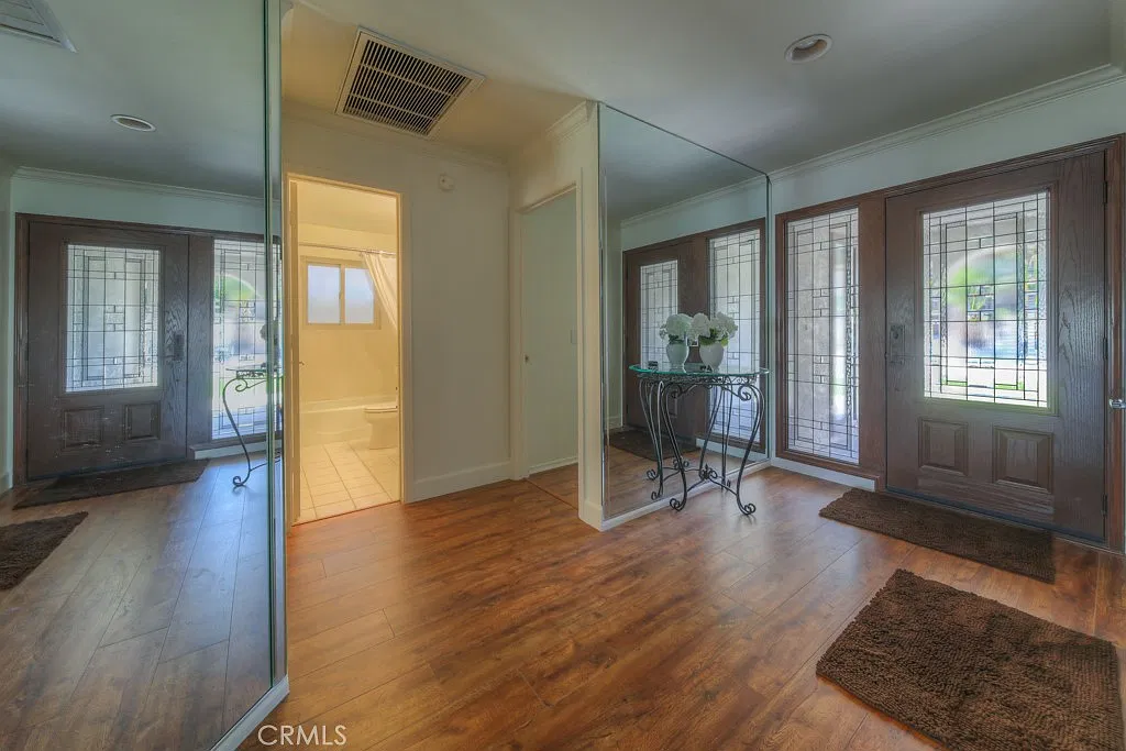 3 bed, 1579 sqft, $4,900 — Photo 4