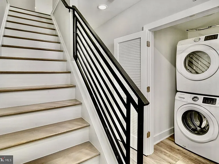 Brand New Luxury Apartments — Photo 17