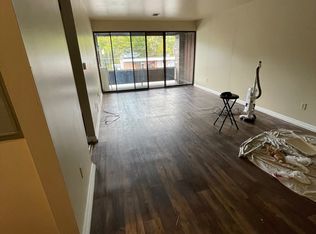 5833 Library Rd APT 1B, Bethel Park, PA 15102