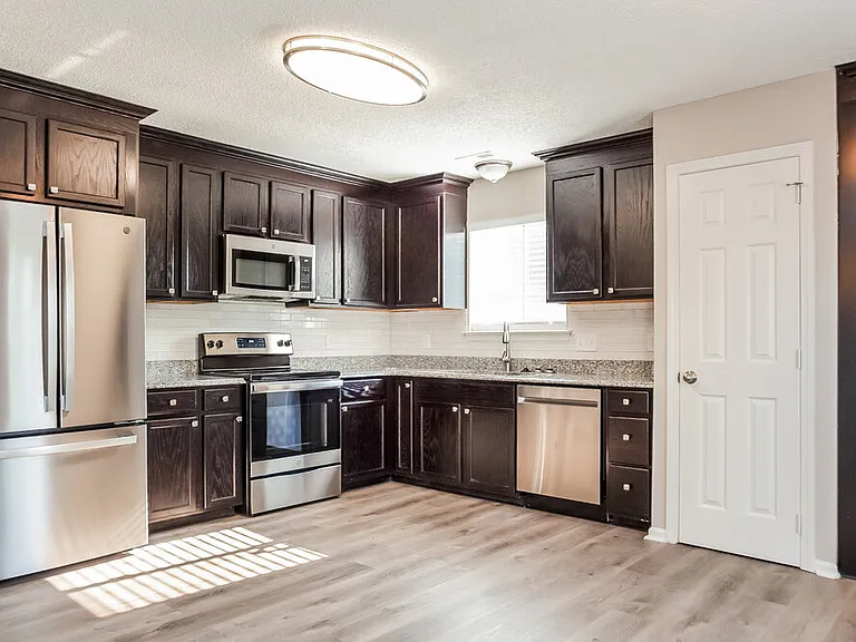 9912 Peppermint Ln — Photo 6