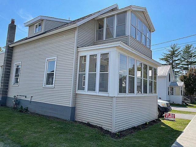Side View Street Front