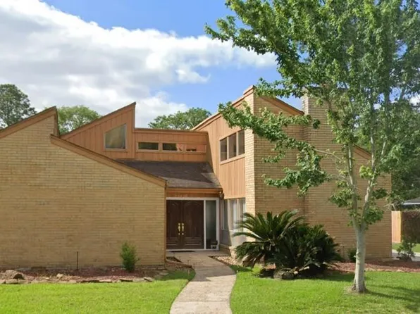 16414 Shady Elms Dr, Houston, TX 77059