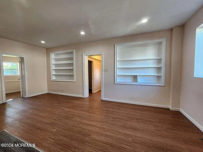 225 Shore Blvd #A — Photo 6