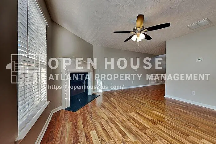 3 bed, 2.5 bath, 1670 sqft, $1,825 — Photo 4