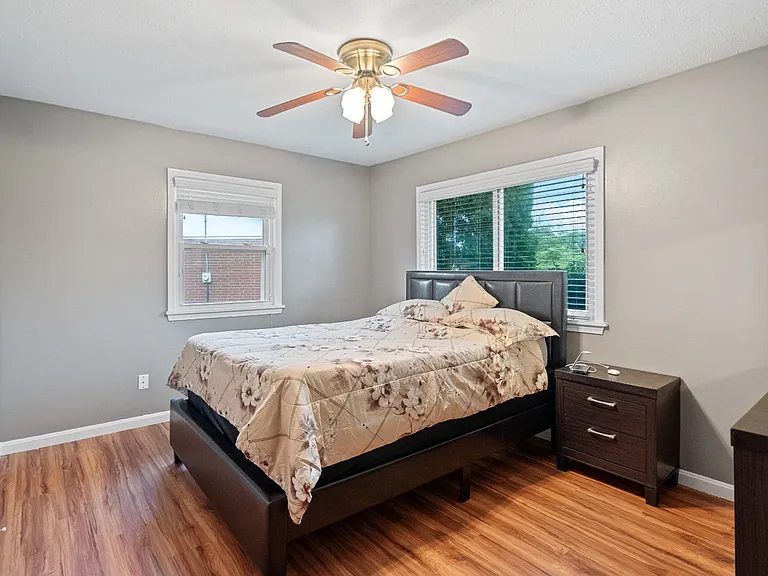 5411 Fennel Ct — Photo 10
